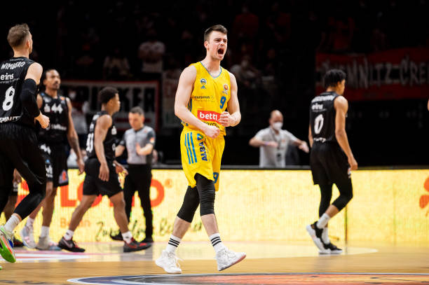 豪门截胡 豪门截胡